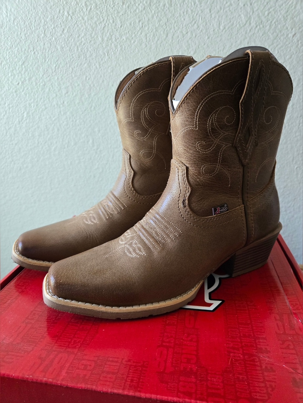 Justin Womens Tan Boot - Picture 3 of 6